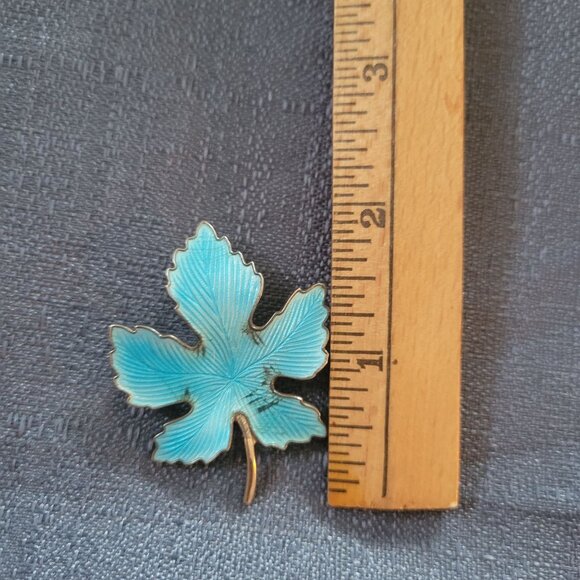 Vintage Gold-Tone Blue Enamel Maple Leaf Brooch Pin Jewelry - Picture 2 of 3